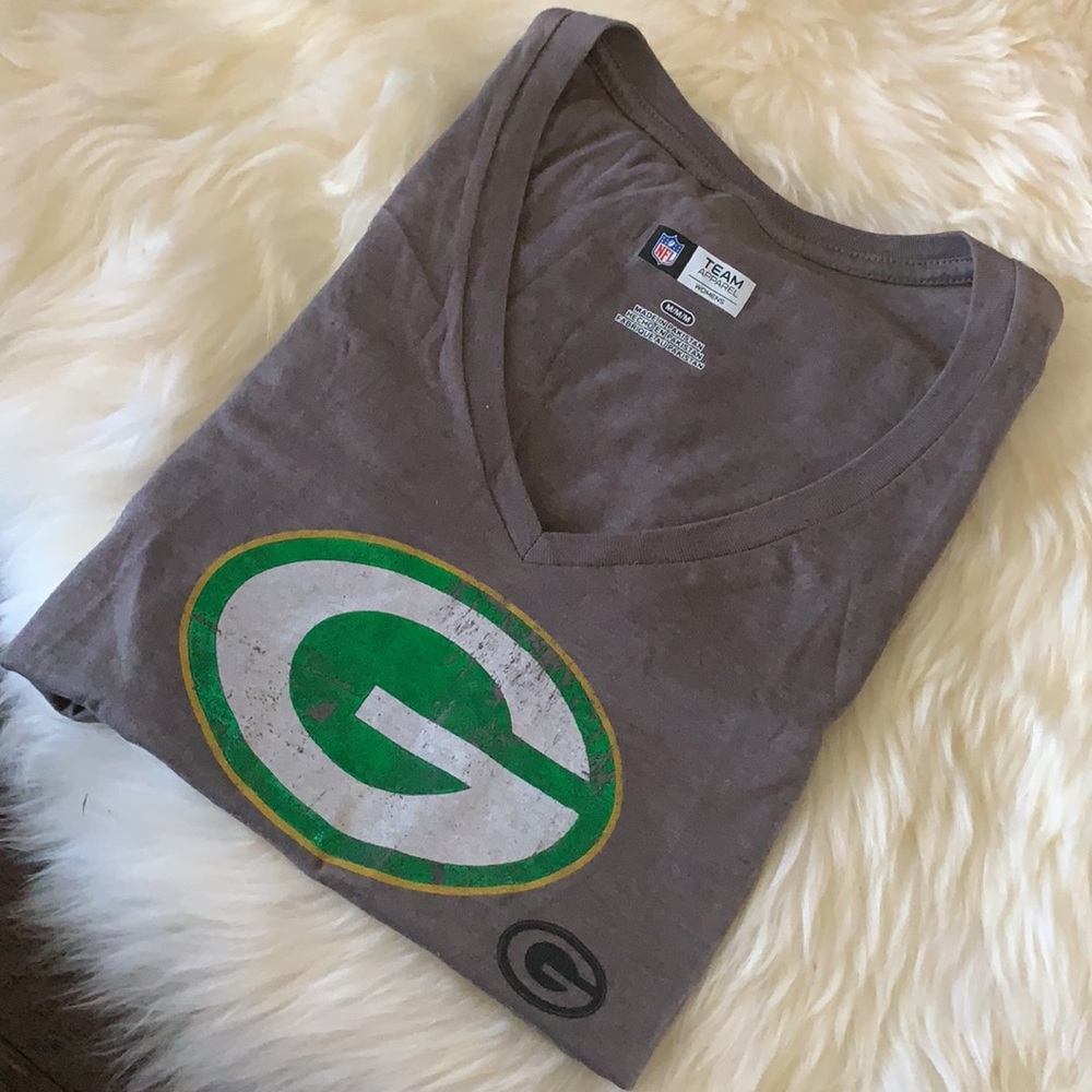 NFL Green Bay v neckline distressed t shirt NEW